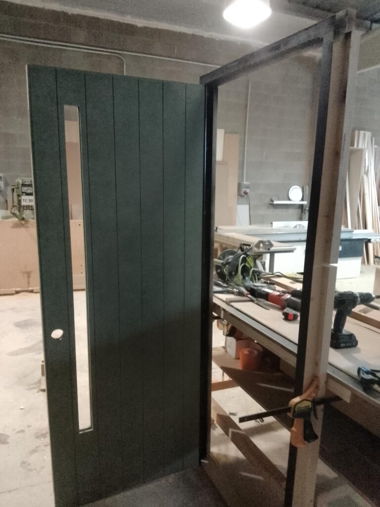 Puerta a medida de madera