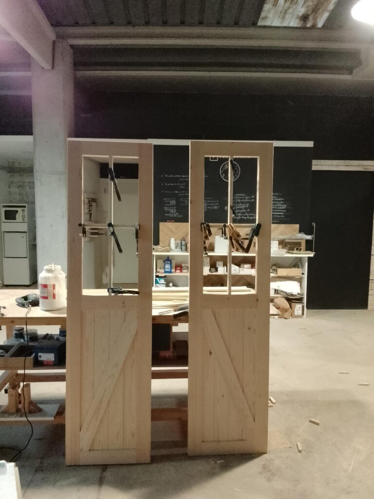 Puerta a medida de madera