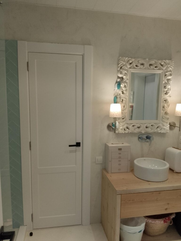 Puerta a medida de madera