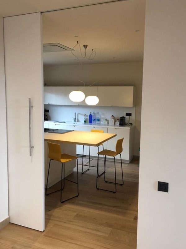 Puerta corredera empotrada 2