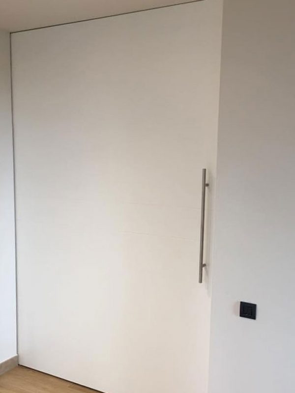 Puerta corredera empotrada