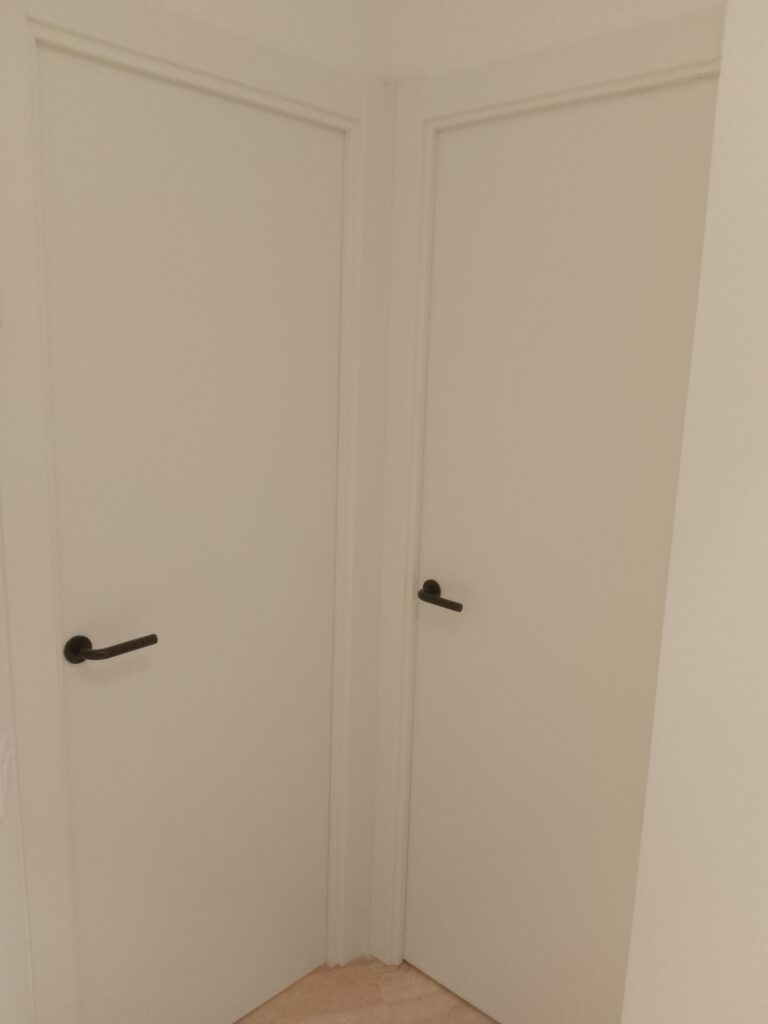 Puerta a medida de madera