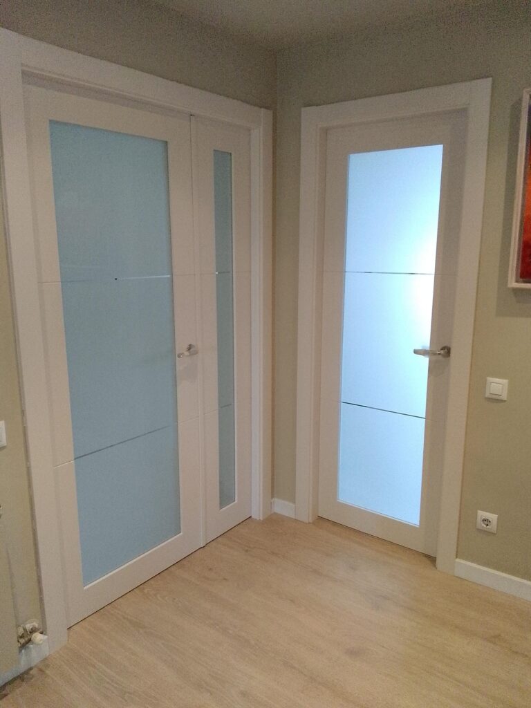 Puerta a medida de madera