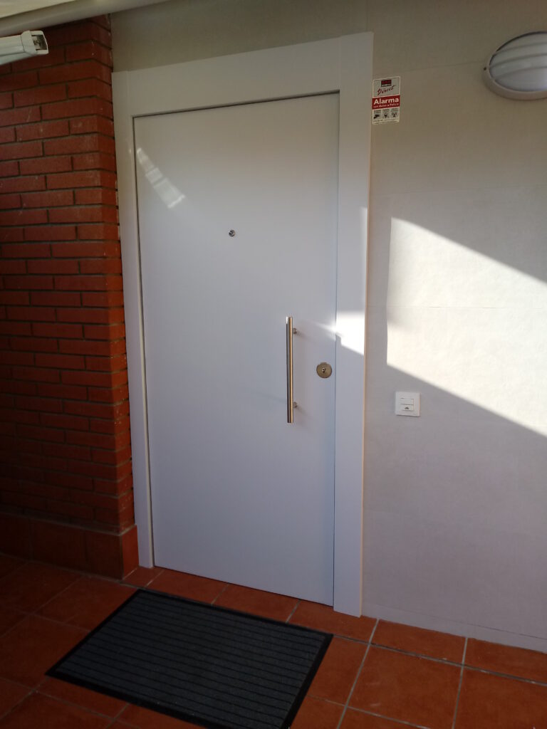 Blindada lisa lacada